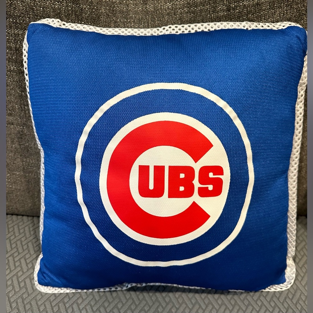 Chicago Cubs 16 x 16 Decorative Pillow